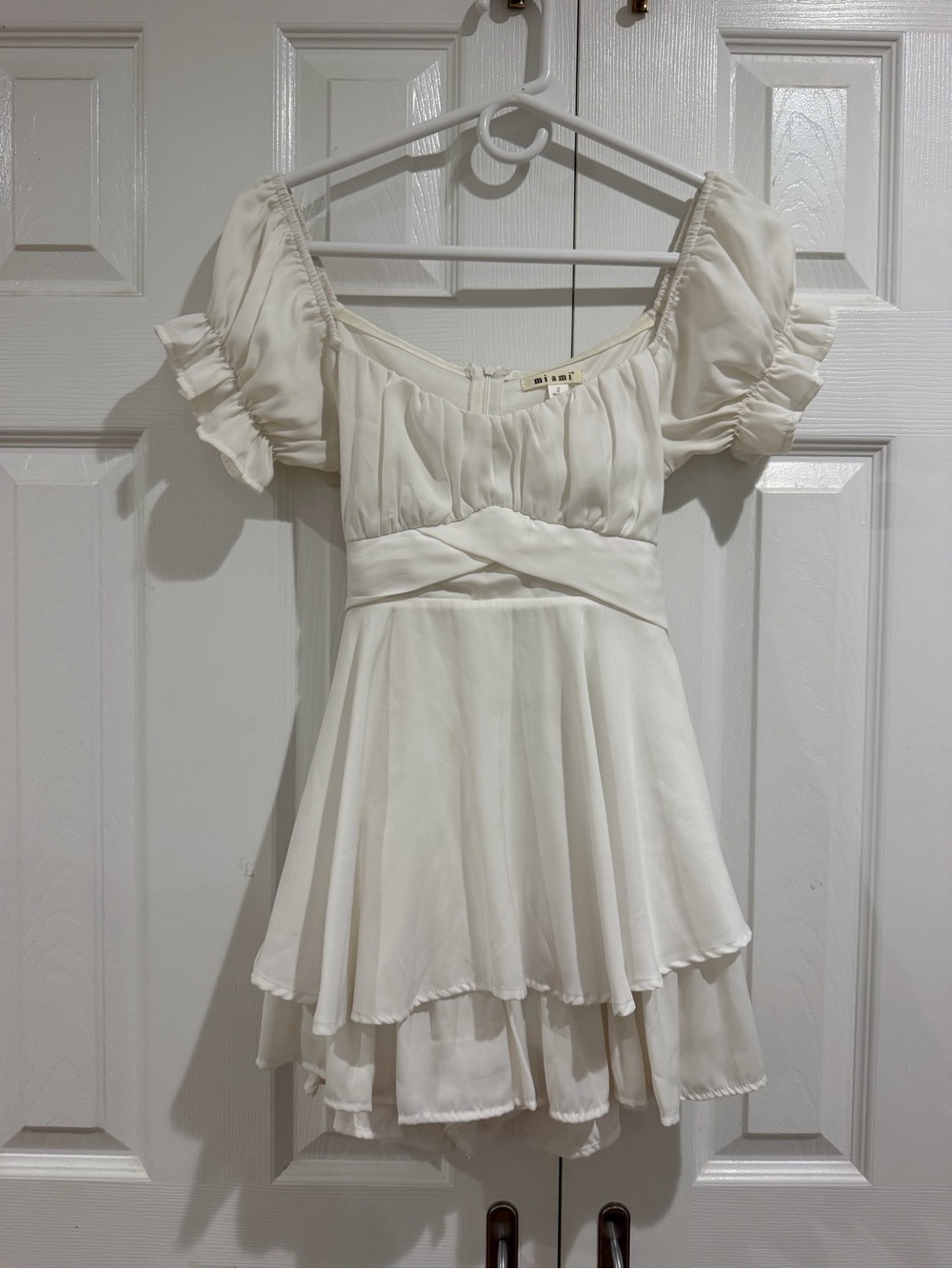 Women’s White Puff-Sleeve Mini Dress